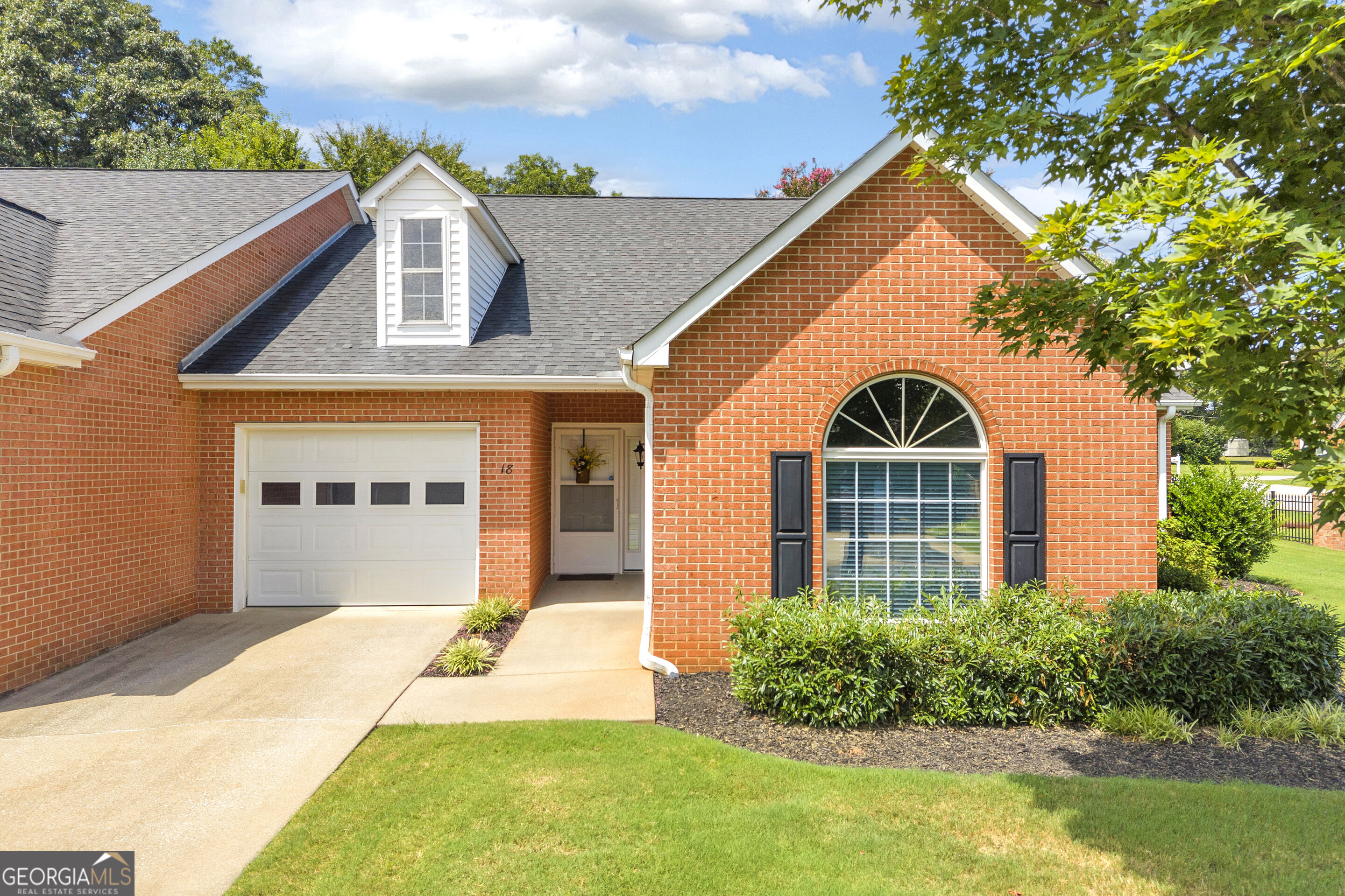 18 Somerset Court Property Photo 1