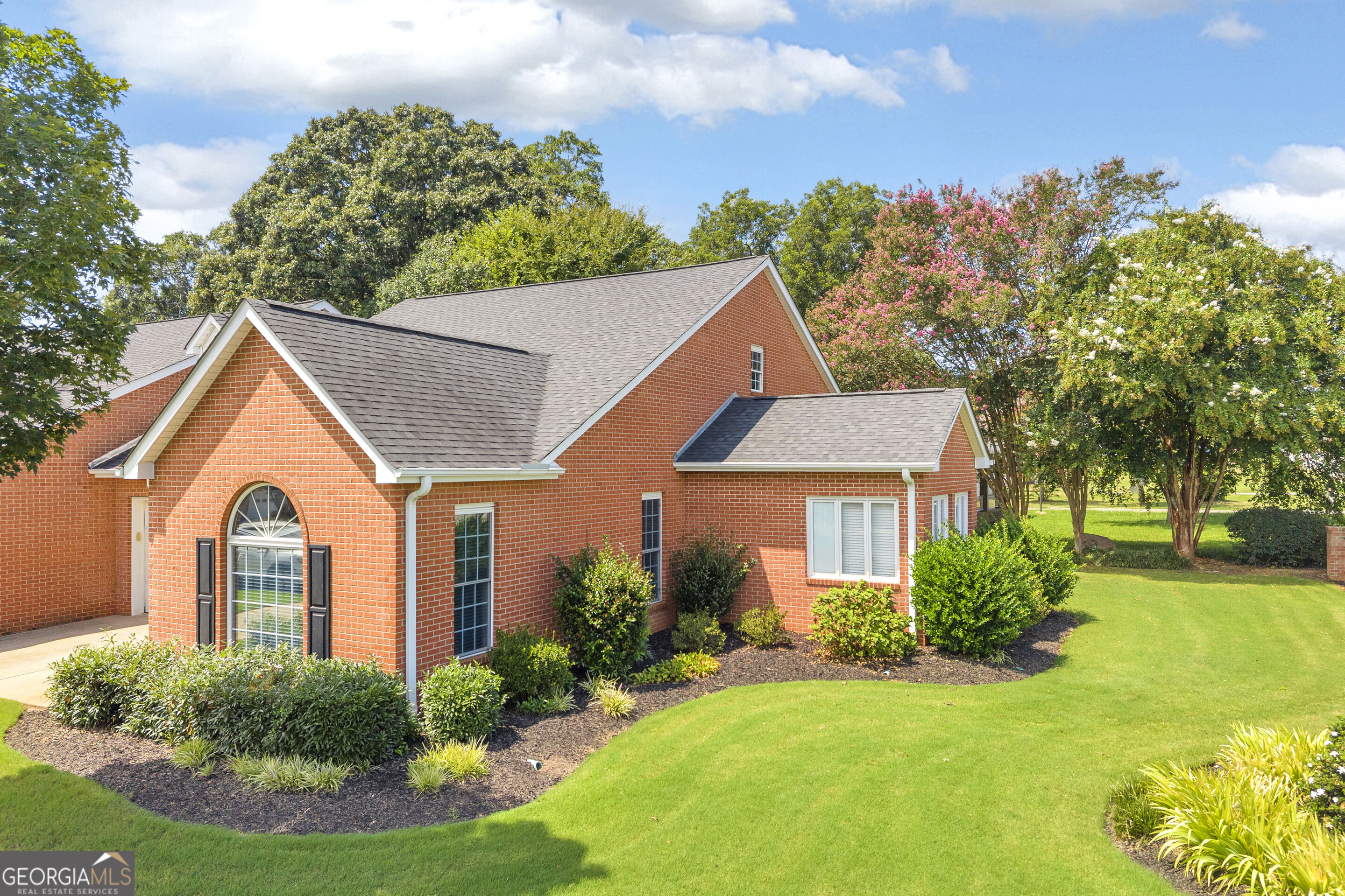 18 Somerset Court Property Photo 2