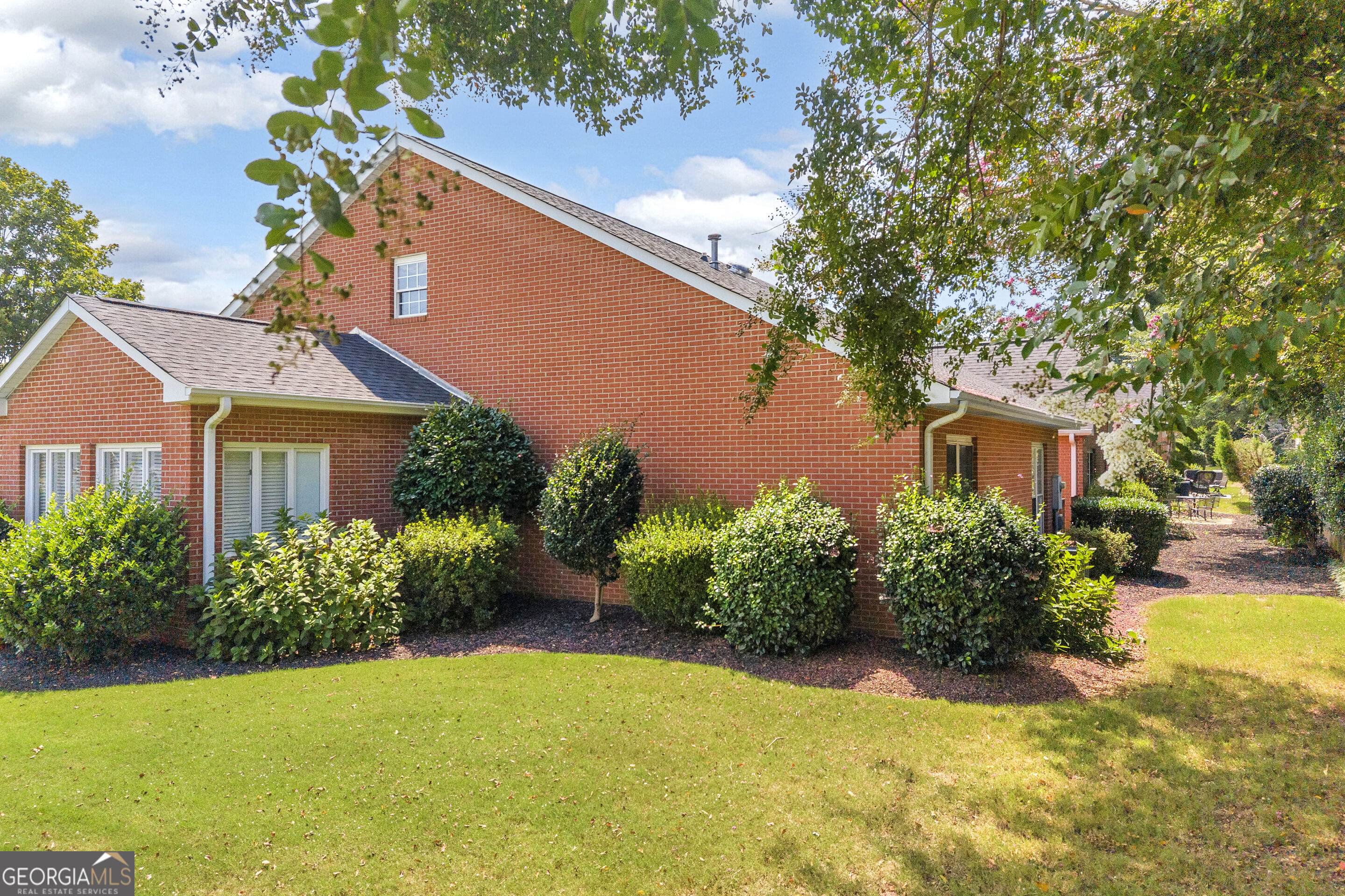 18 Somerset Court Property Photo 5