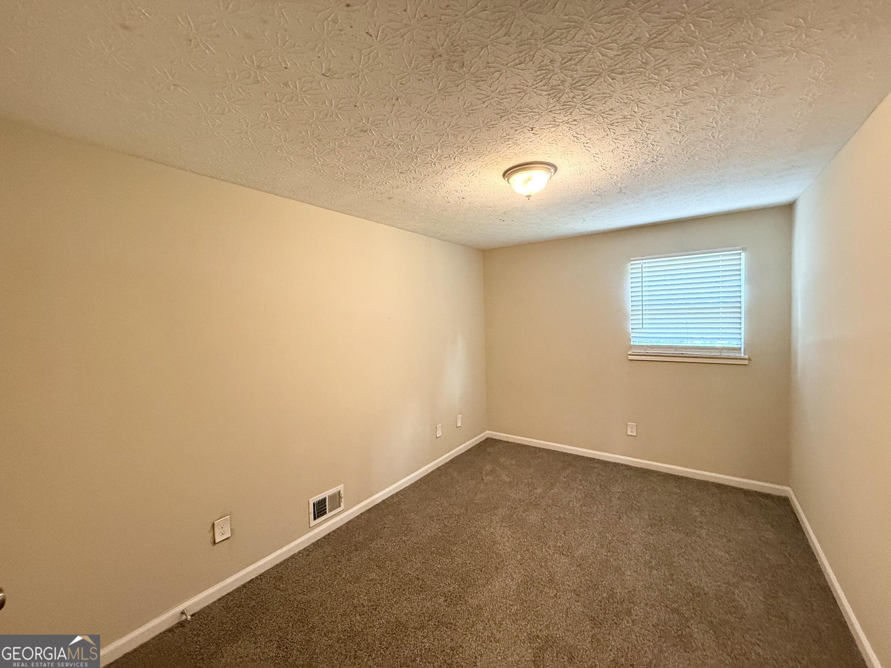 4101 Willow Ridge Road Property Photo 3