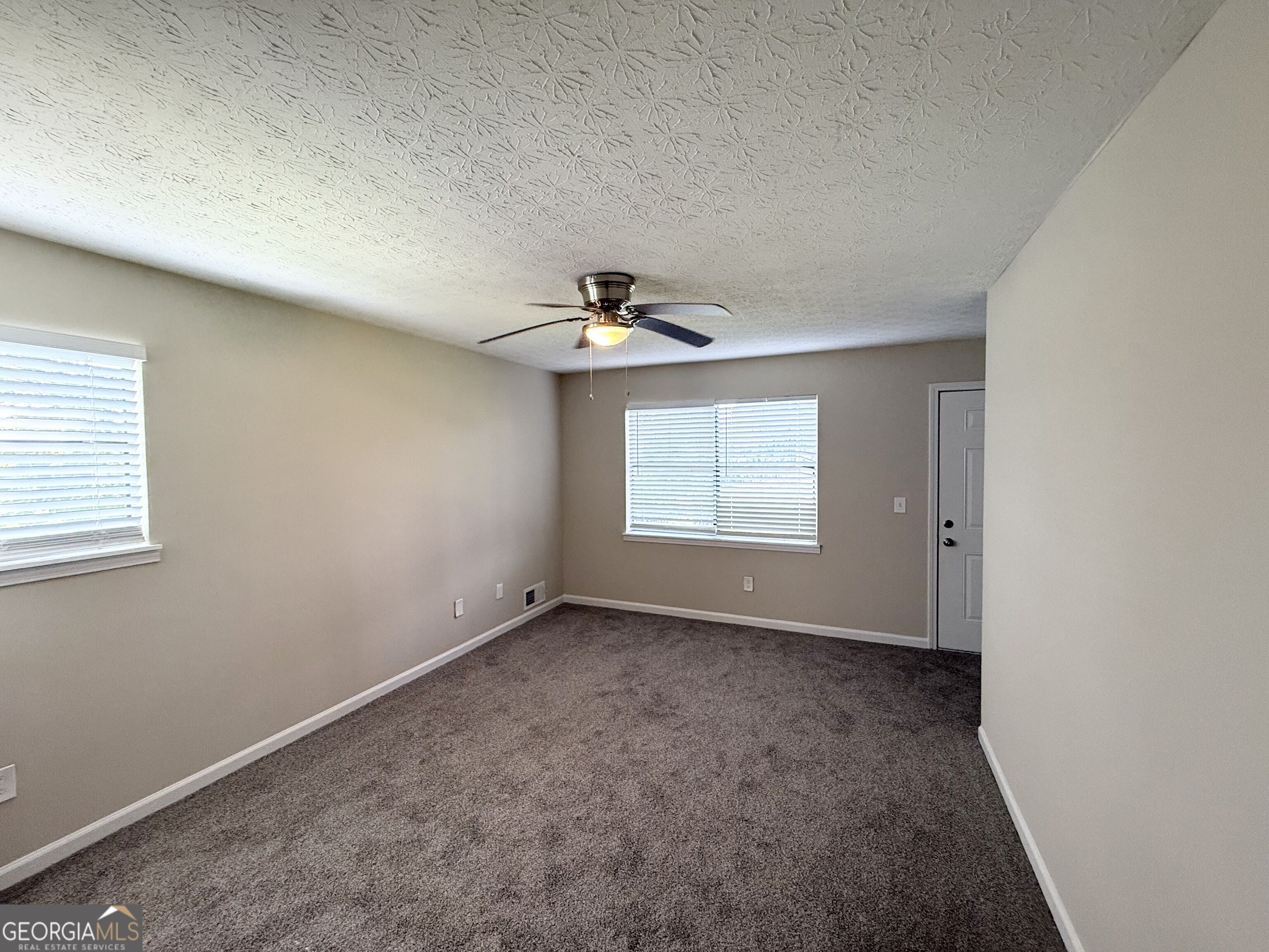 4101 Willow Ridge Road Property Photo 4