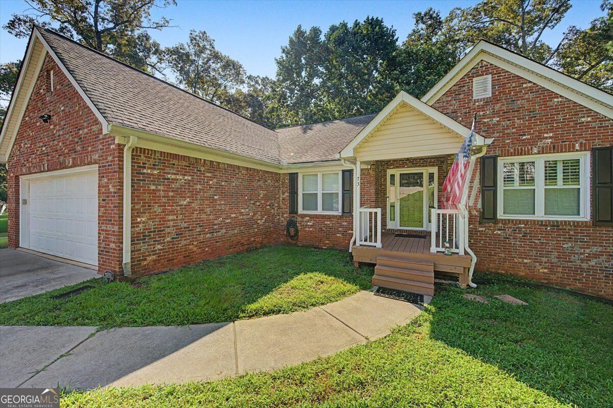 73 Victorian Court Property Photo 2