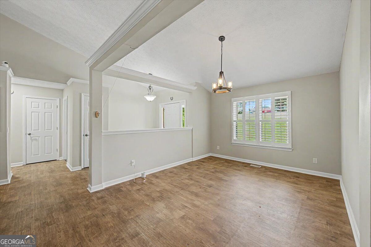 73 Victorian Court Property Photo 5