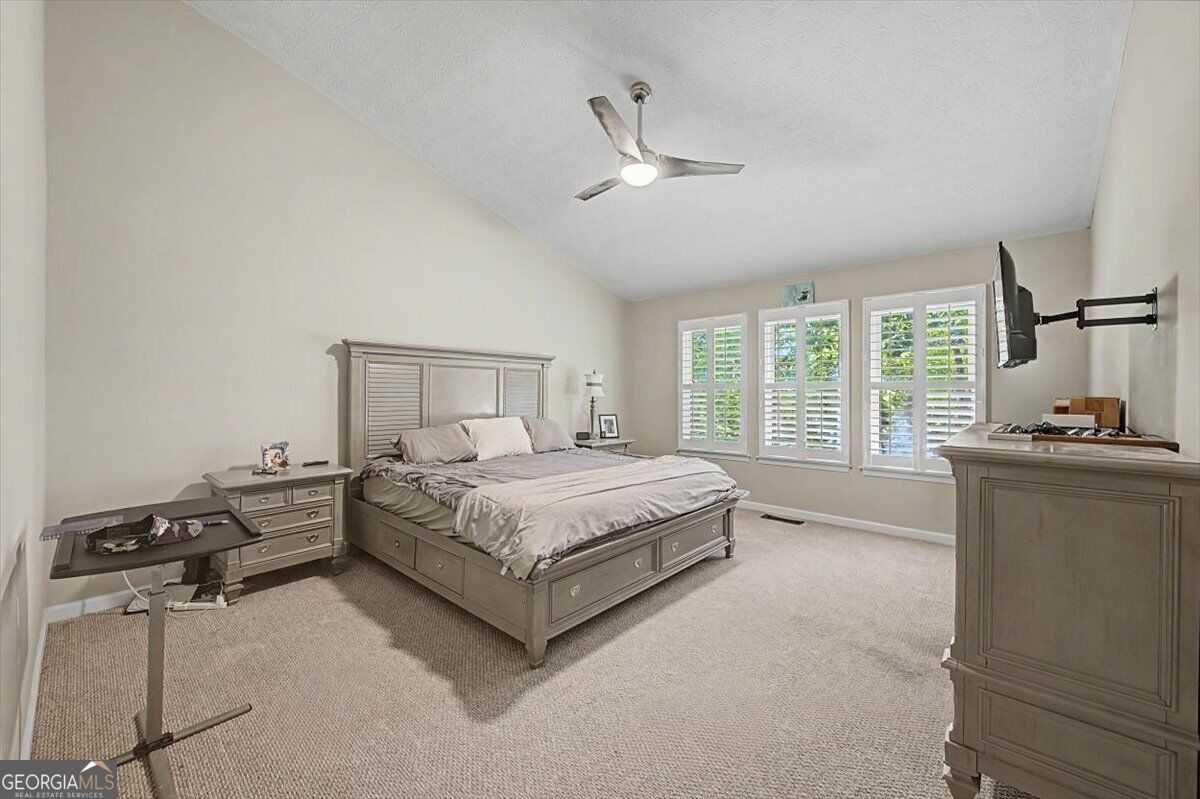 73 Victorian Court Property Photo 18