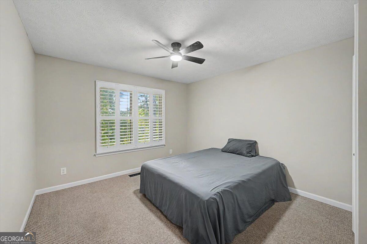 73 Victorian Court Property Photo 22
