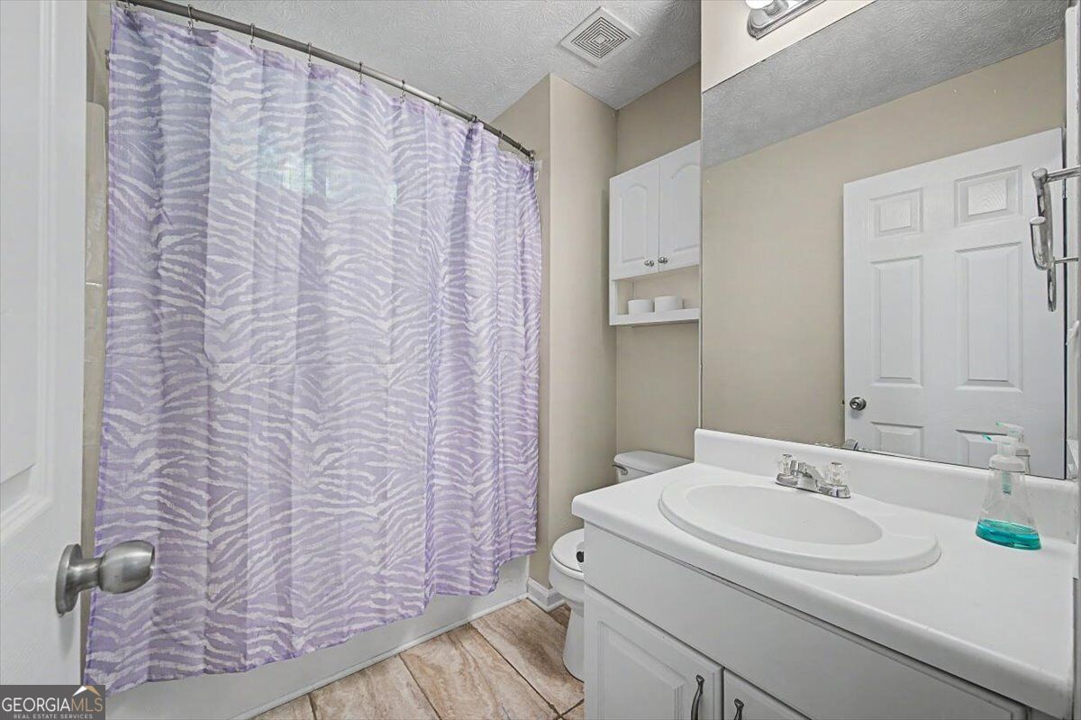 73 Victorian Court Property Photo 23
