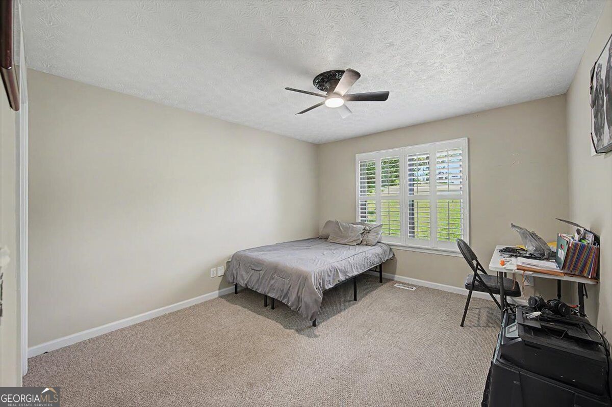 73 Victorian Court Property Photo 24