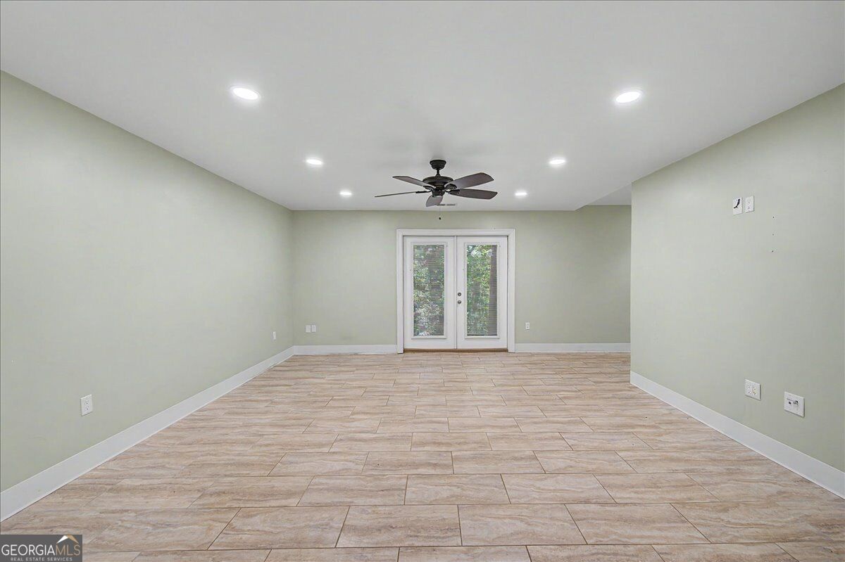 73 Victorian Court Property Photo 27