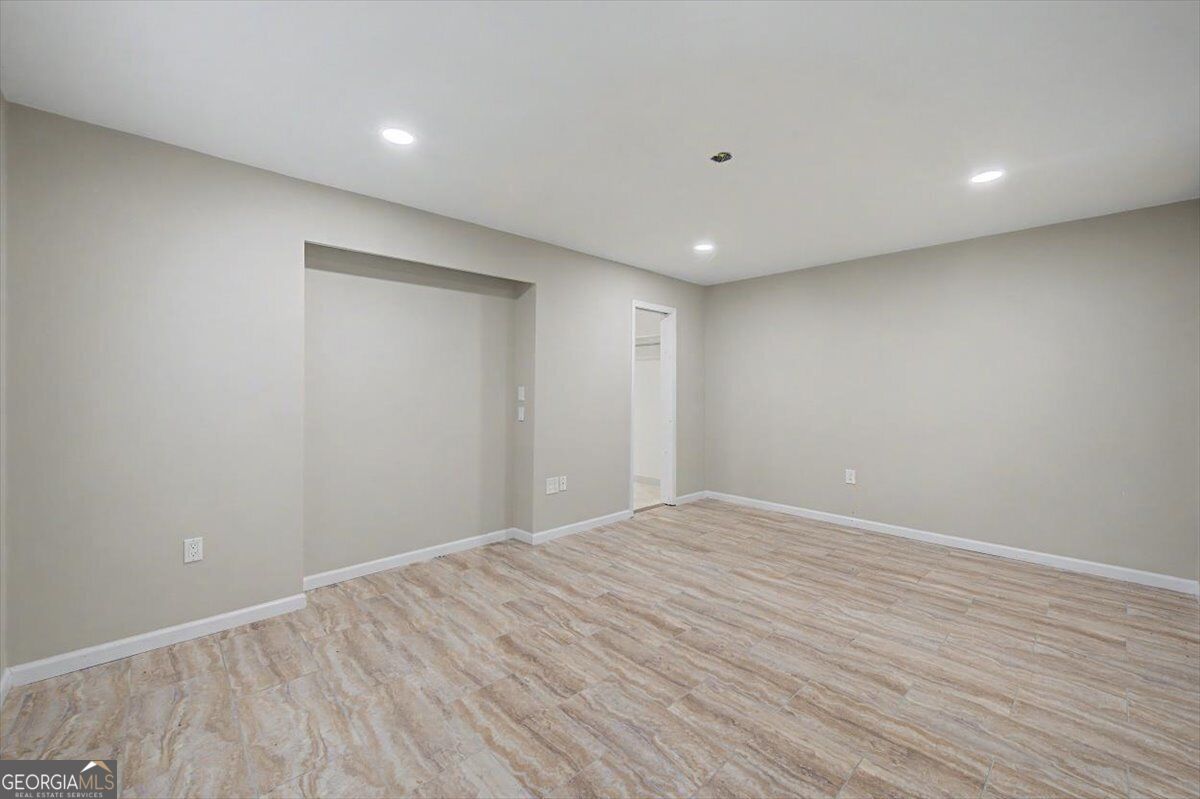 73 Victorian Court Property Photo 28