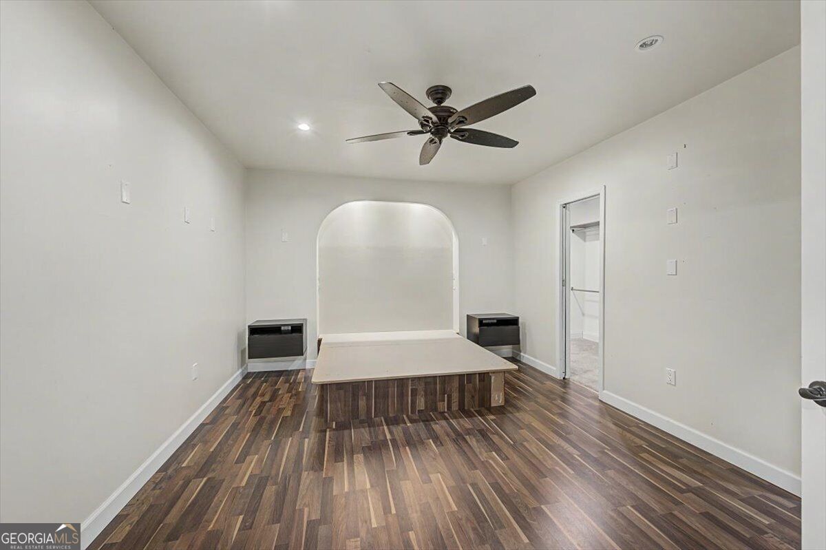73 Victorian Court Property Photo 37