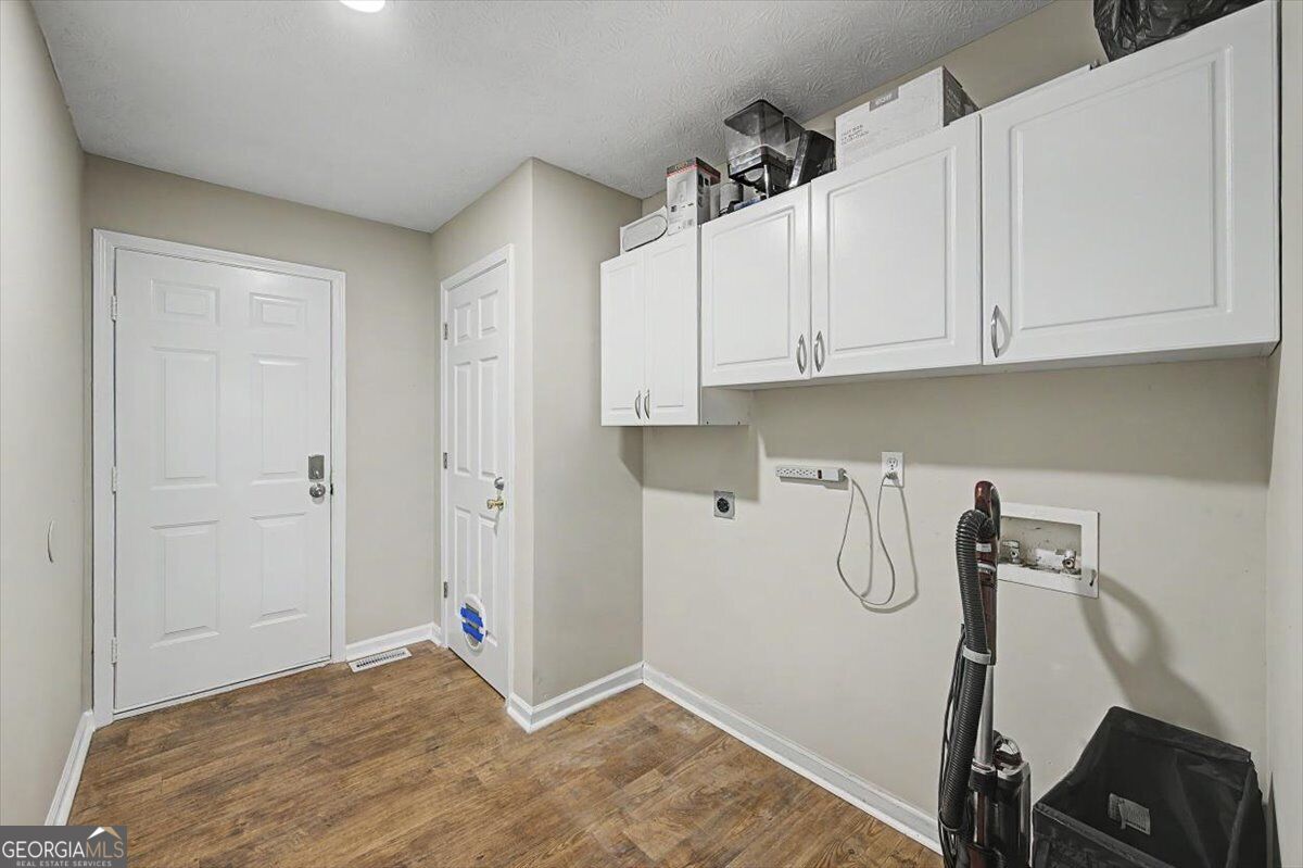73 Victorian Court Property Photo 39