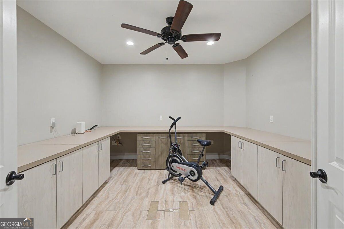 73 Victorian Court Property Photo 41