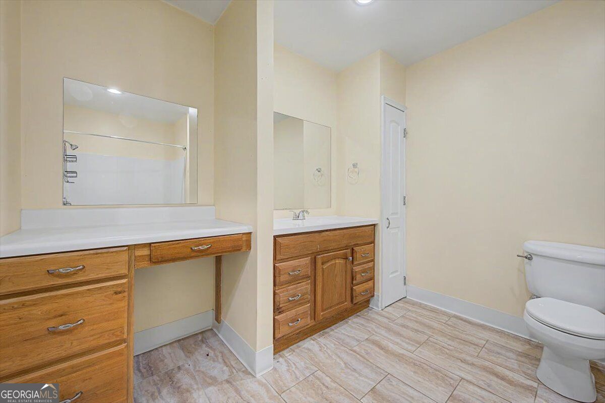 73 Victorian Court Property Photo 43