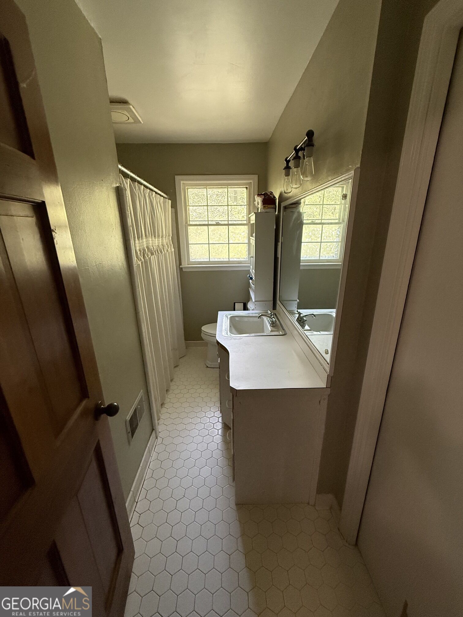 3906 Cardinal Drive Property Photo 4