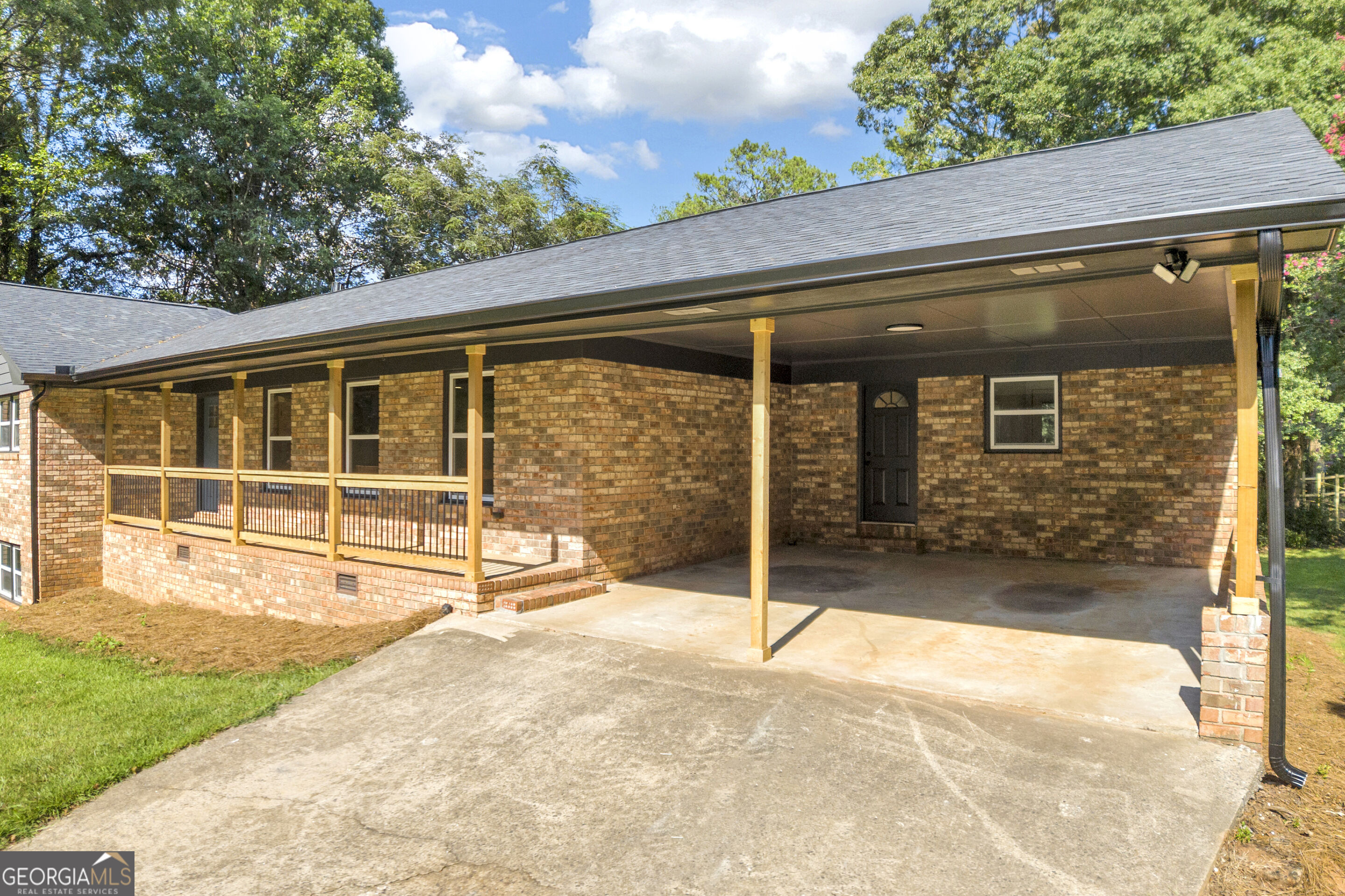 140 Benjamin Drive Property Photo 6