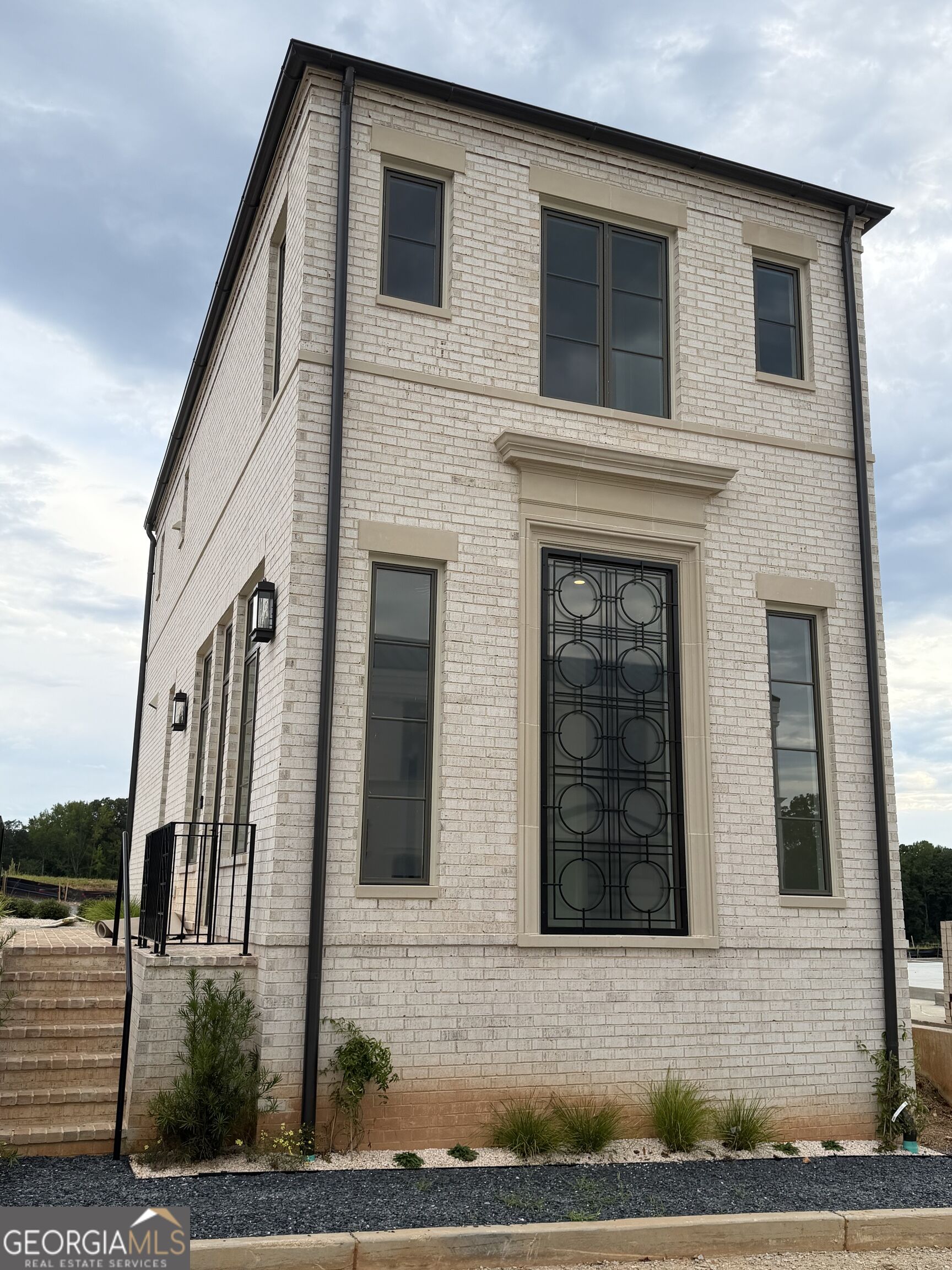 310 6th Street Property Photo 1