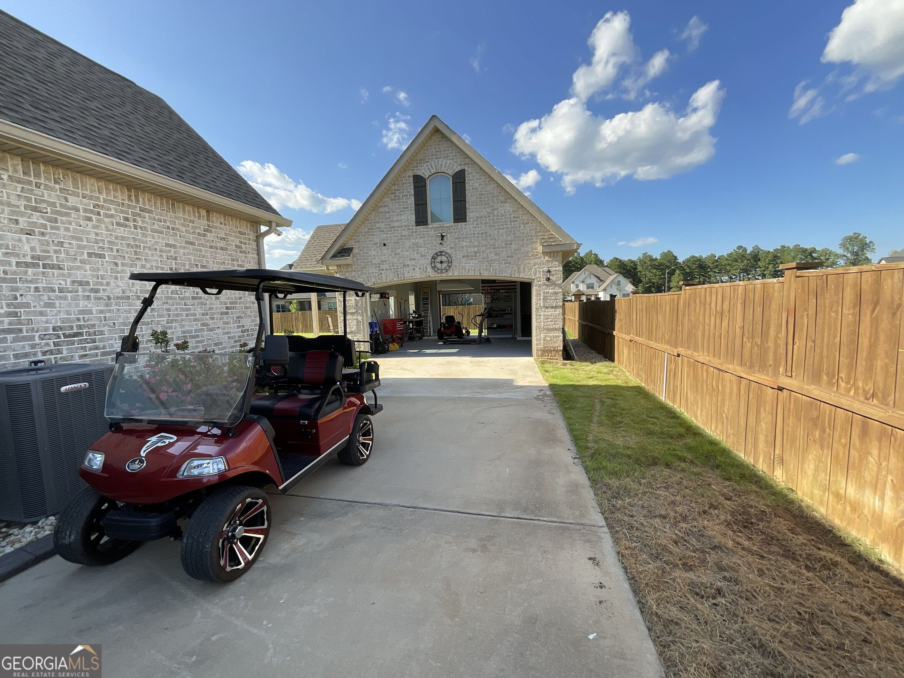 323 Woodlands Boulevard Property Photo 8