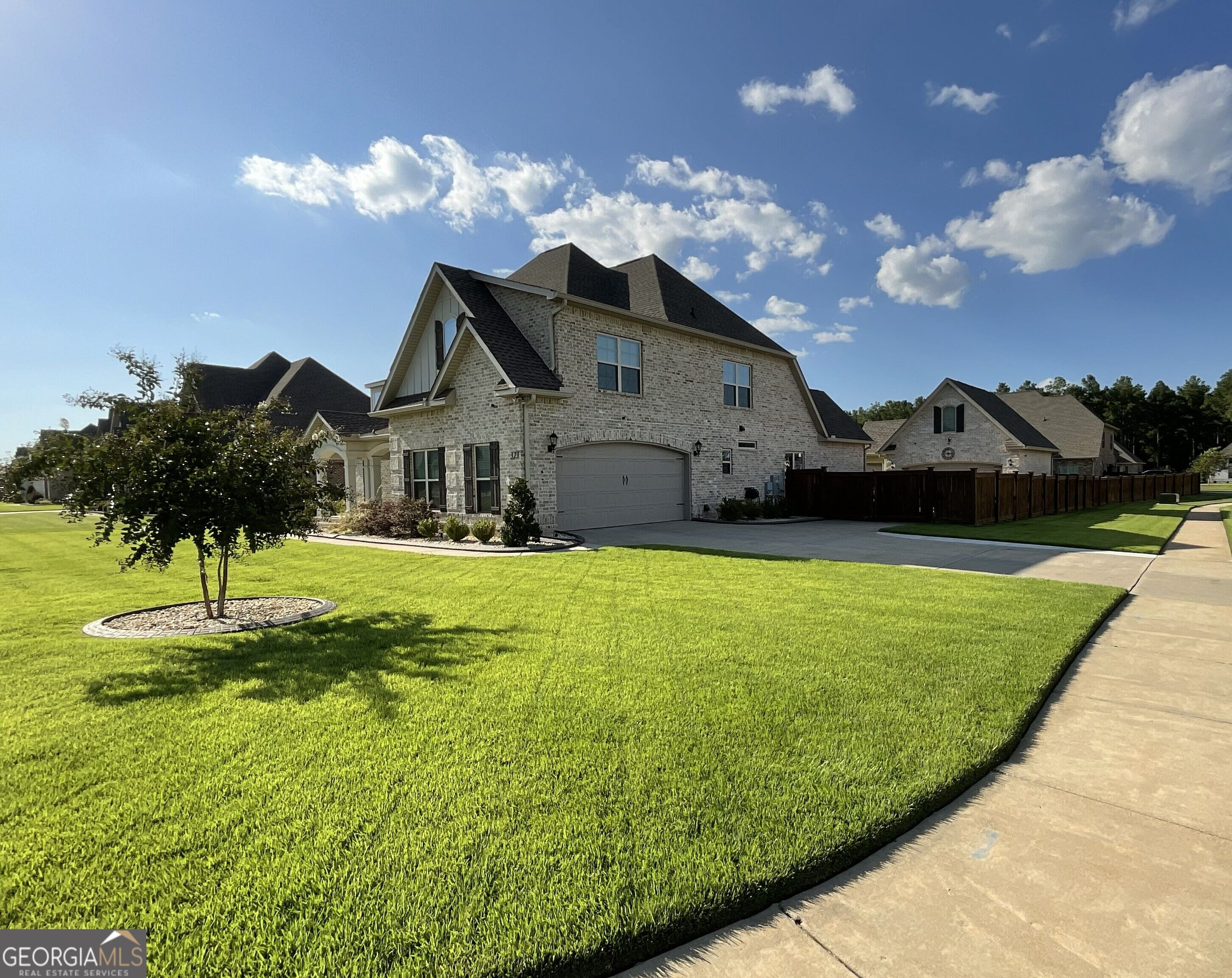 323 Woodlands Boulevard Property Photo 9