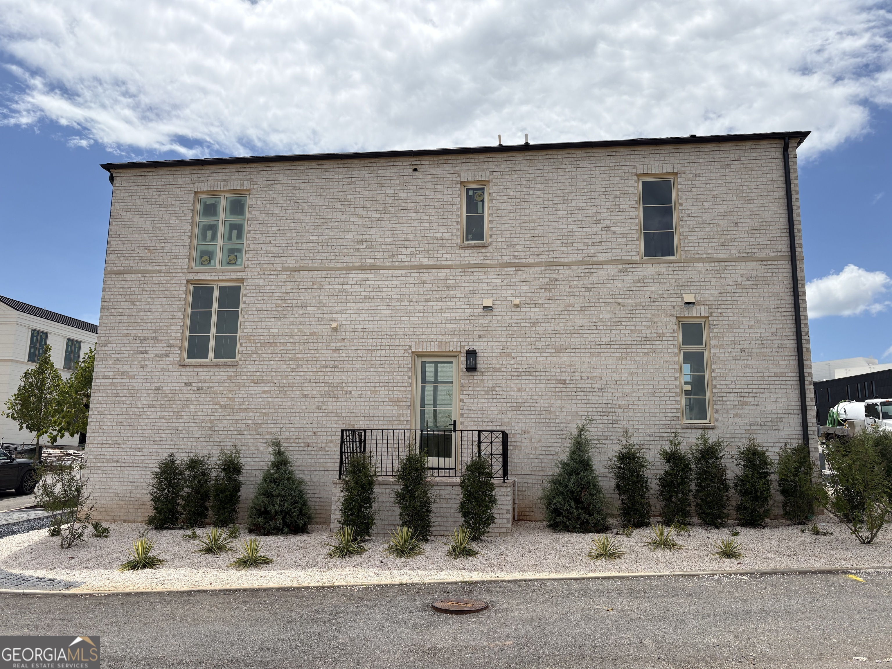 340 6th Street Property Photo 5