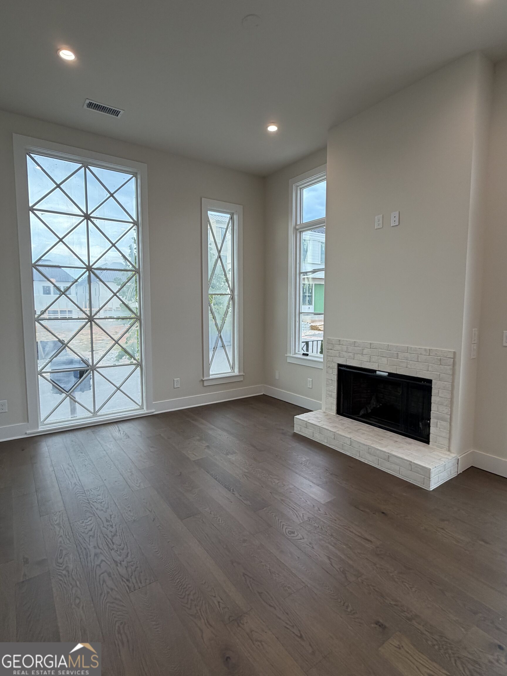 340 6th Street Property Photo 9