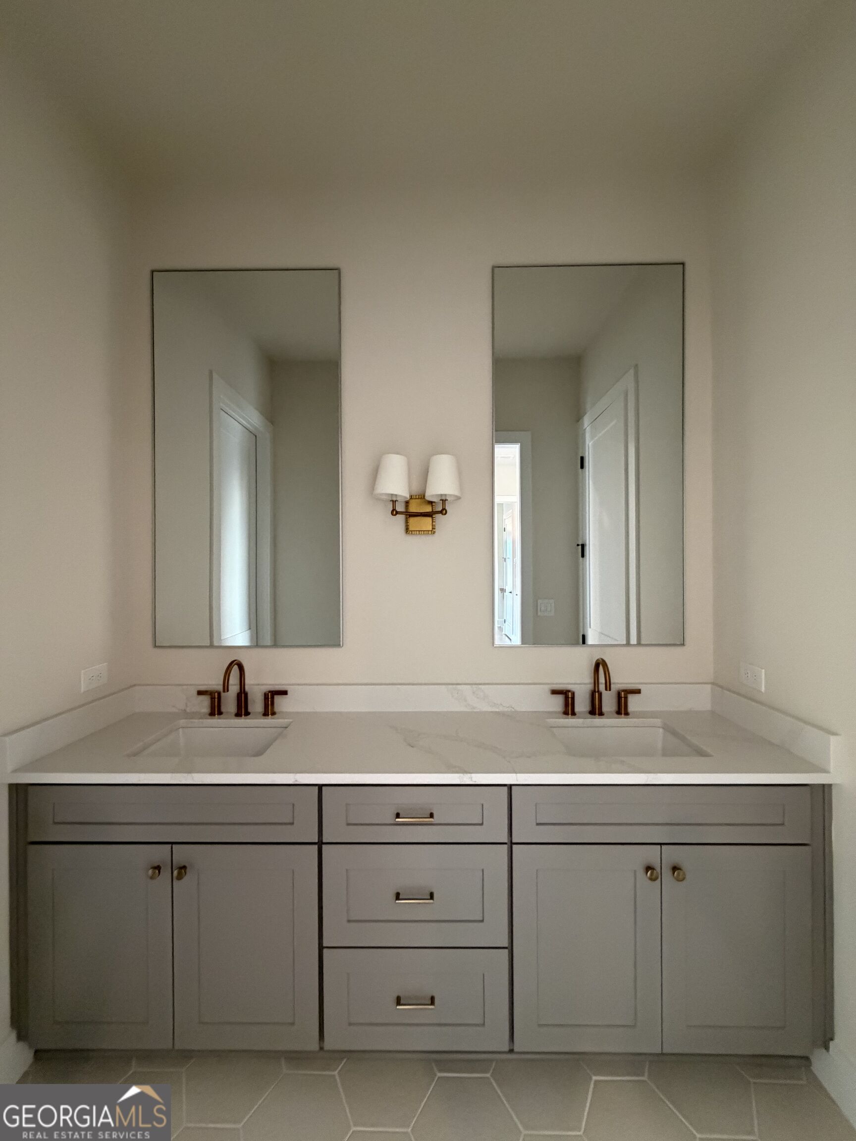 340 6th Street Property Photo 12
