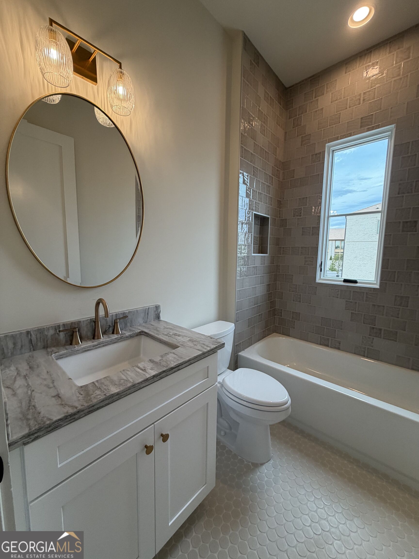 340 6th Street Property Photo 15