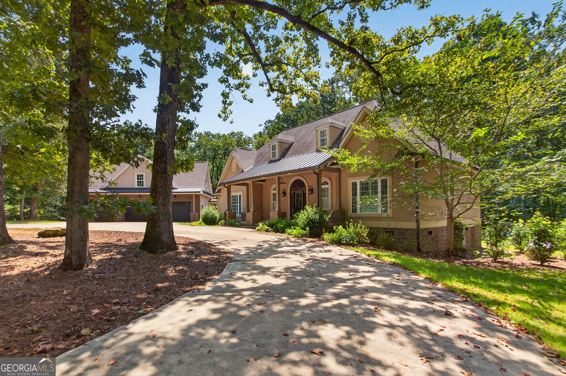 210 Loraine Forest Drive Property Photo 4