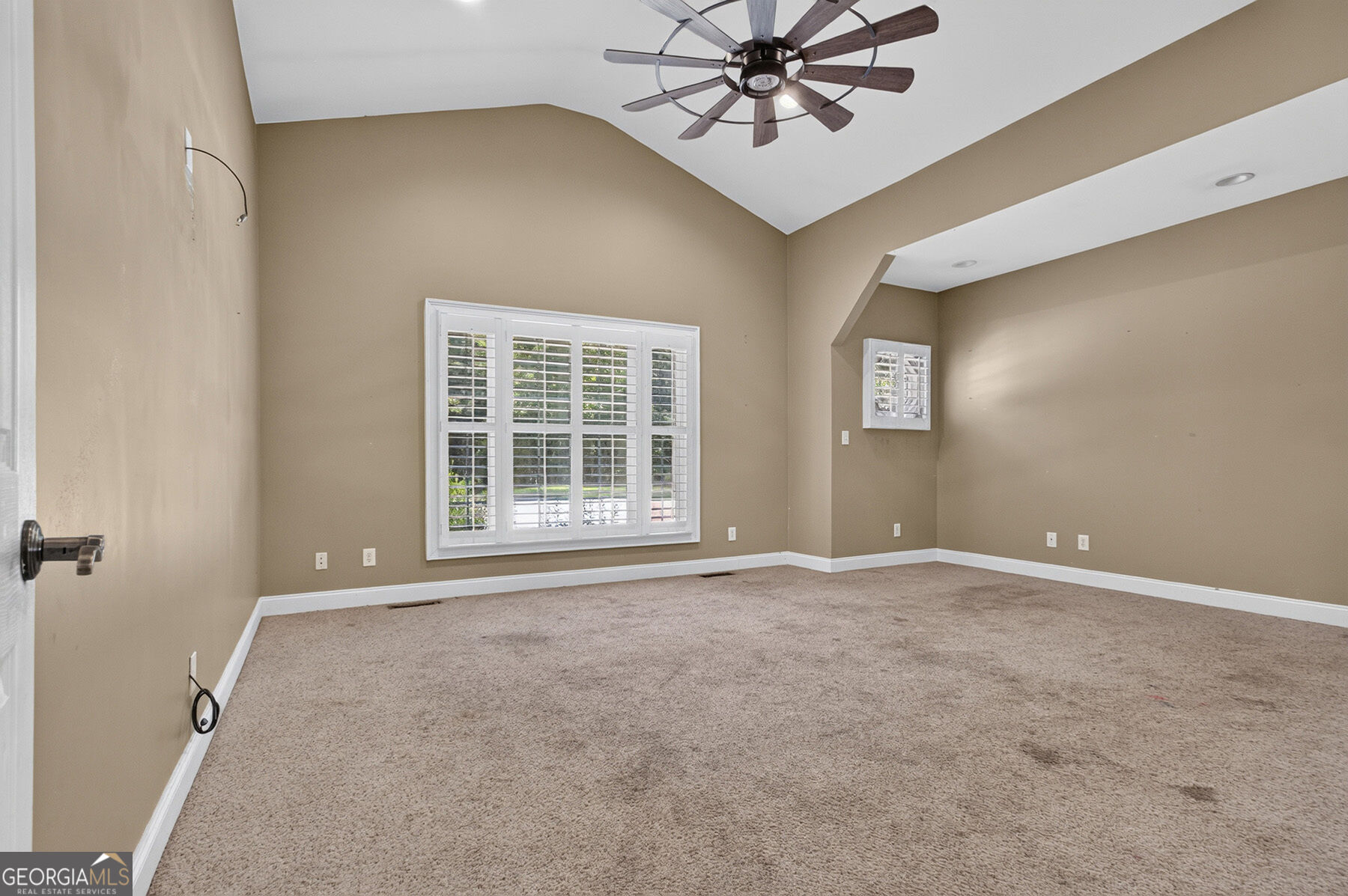 210 Loraine Forest Drive Property Photo 19