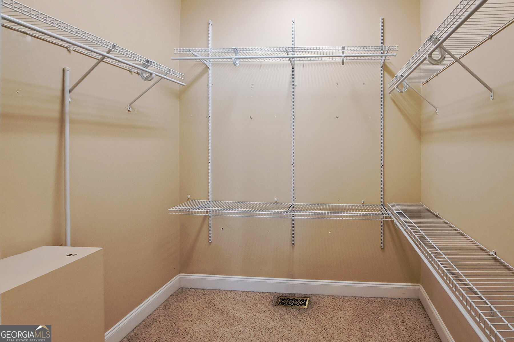 210 Loraine Forest Drive Property Photo 23