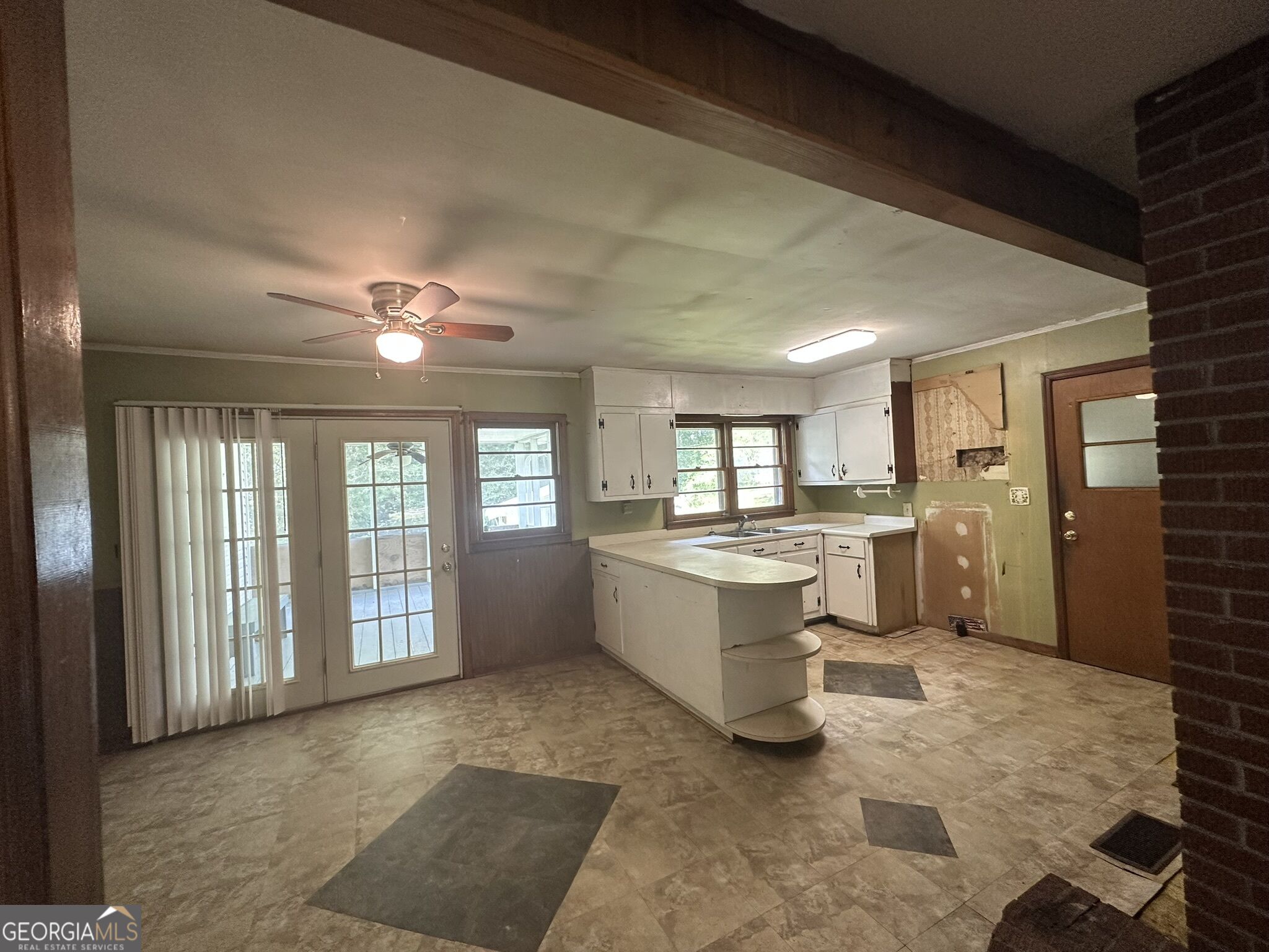 832 Buena Vista Drive Property Photo 3