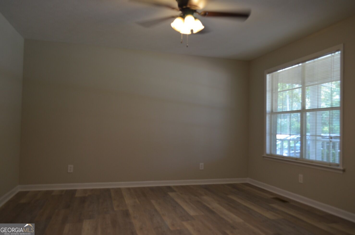 238 Freeman Avenue Property Photo 5