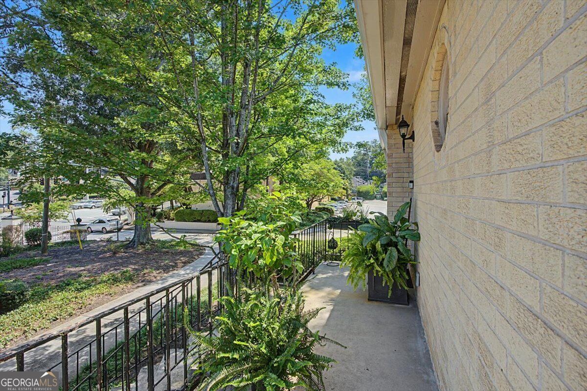 5400 Roswell Road # P1 Property Photo 8