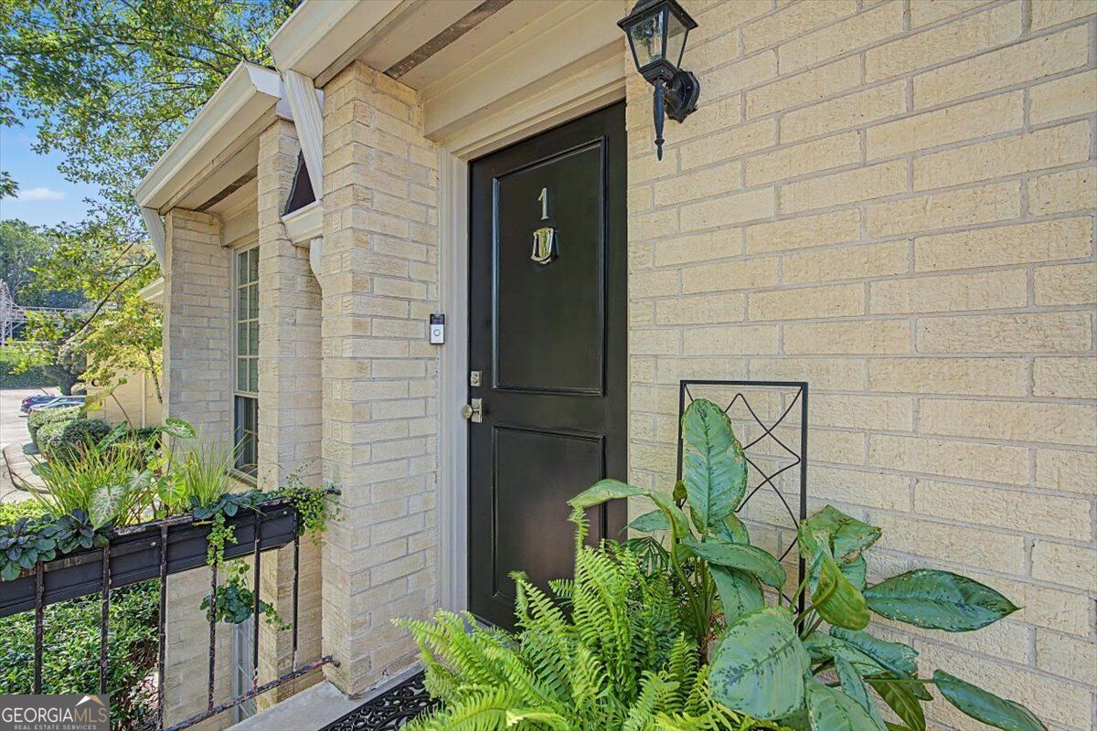 5400 Roswell Road # P1 Property Photo 9