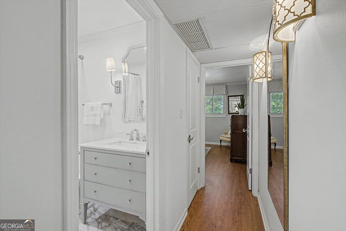 5400 Roswell Road # P1 Property Photo 21