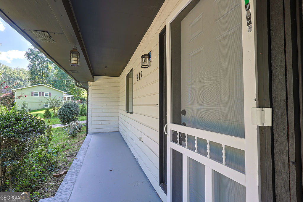 949 Marion Court Property Photo 6