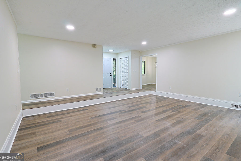 949 Marion Court Property Photo 14