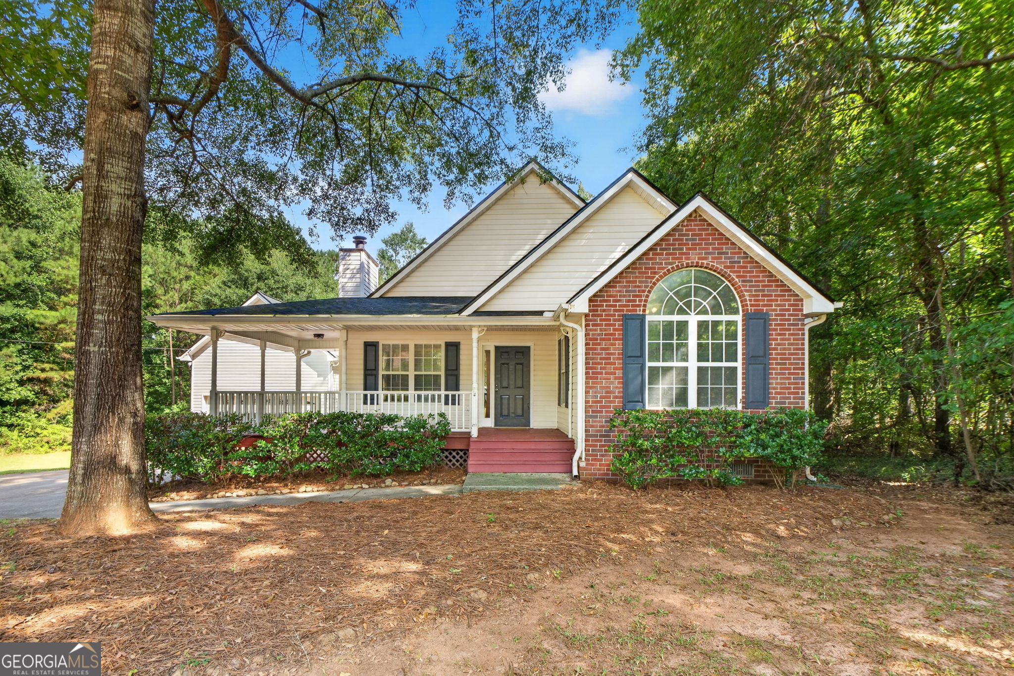 165 Irwin Drive Property Photo 1