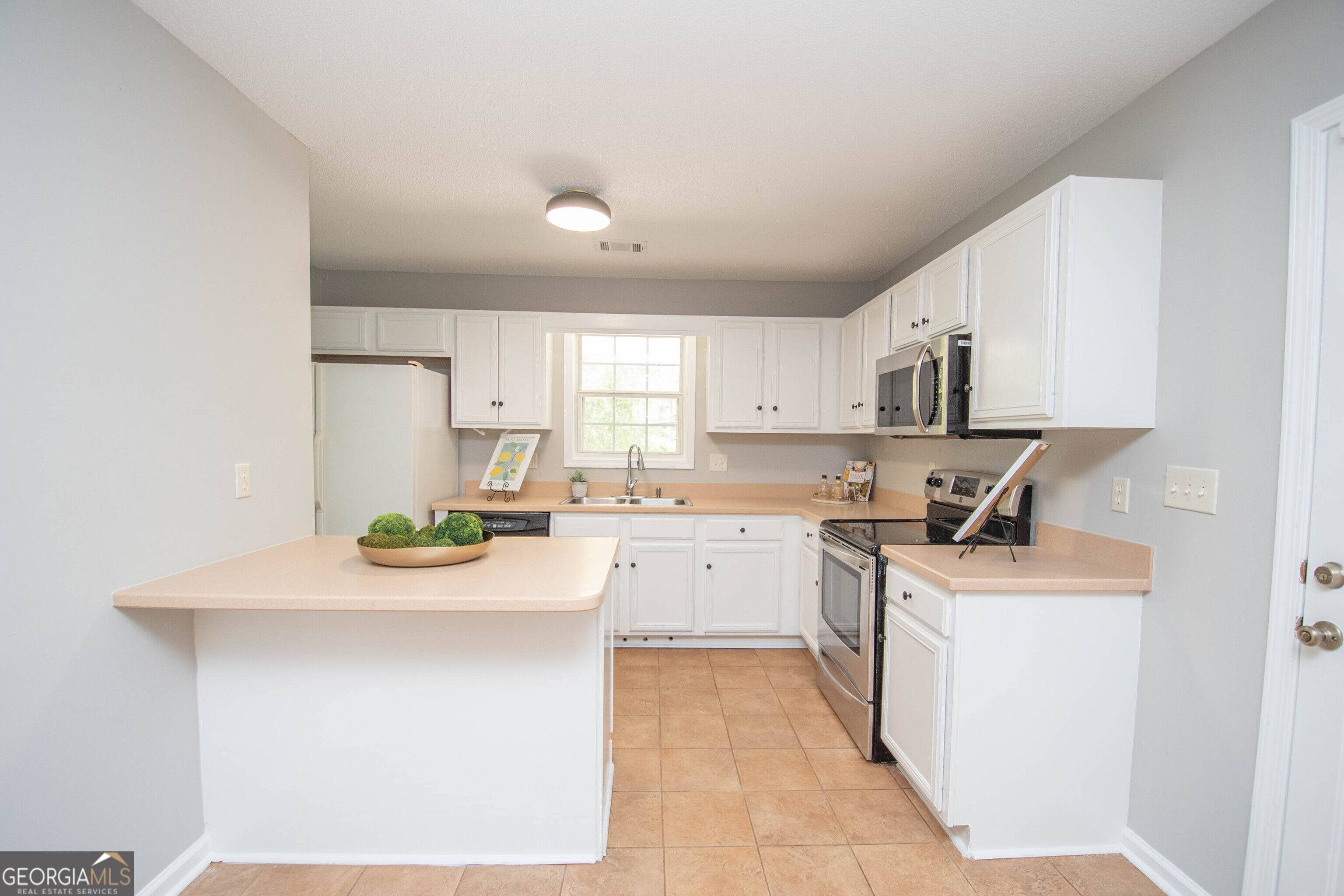 145 Edgemont Drive Property Photo 11