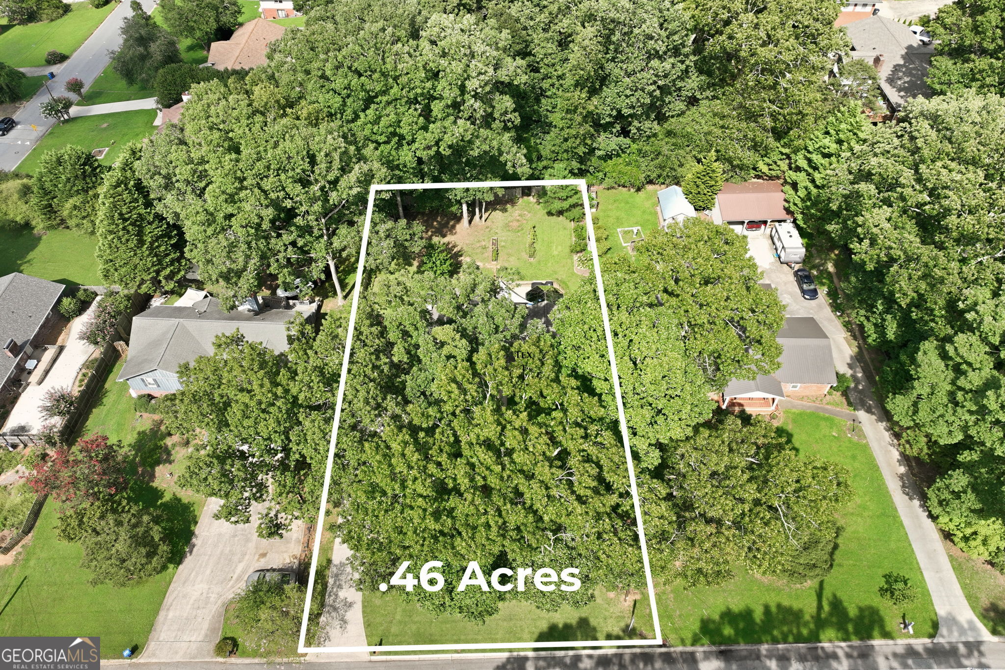 670 Robinhood Trail Property Photo 2