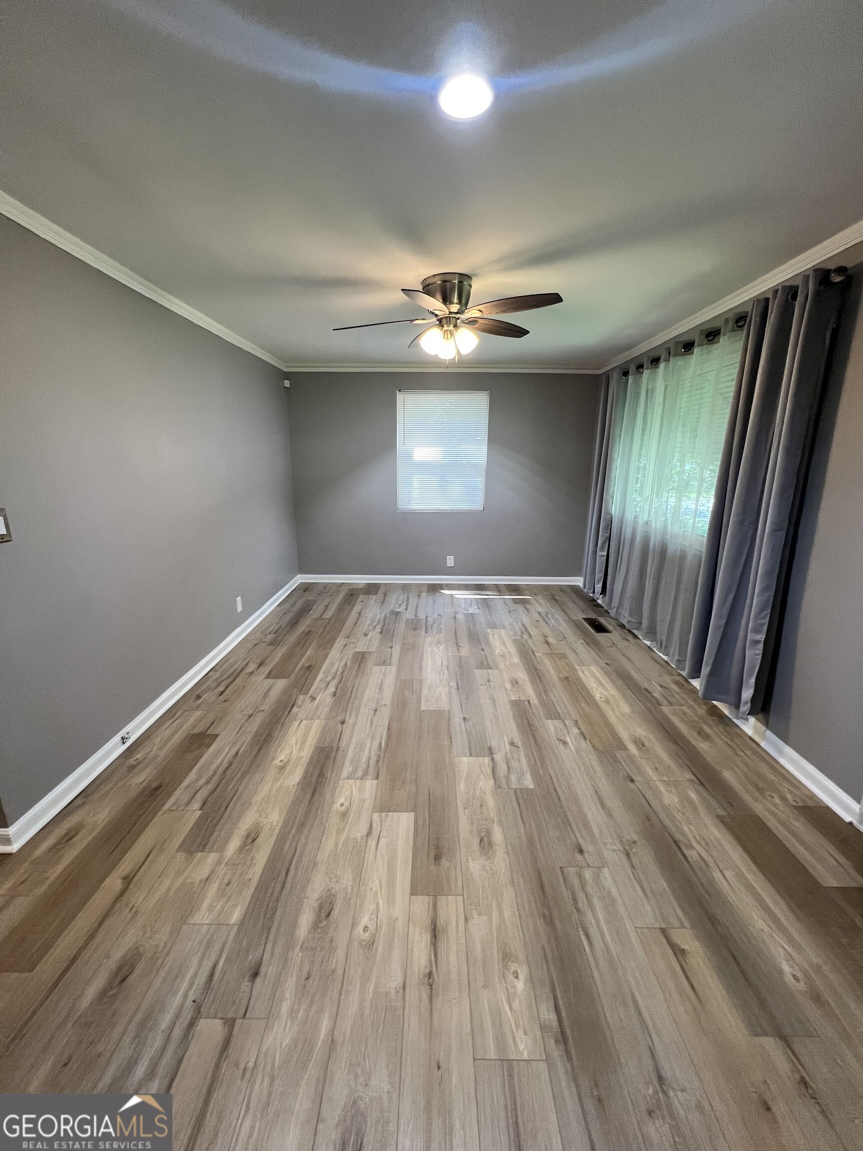 2032 Dellwood Place Property Photo 4