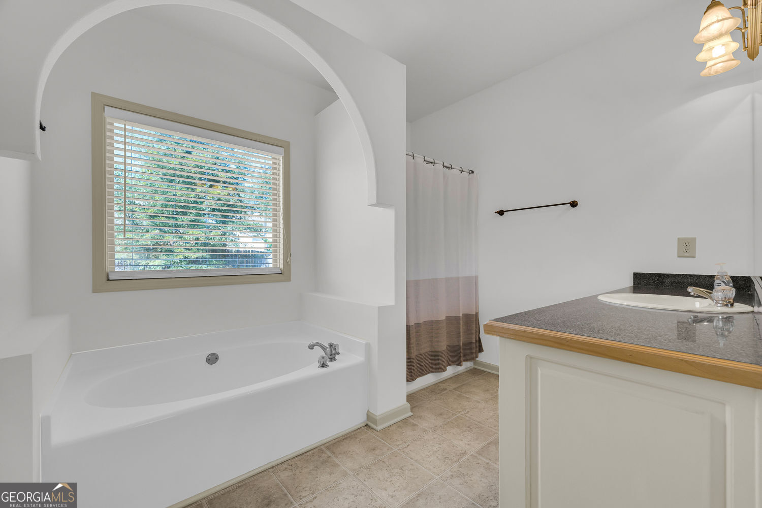 1412 Silvergate Way Property Photo 10