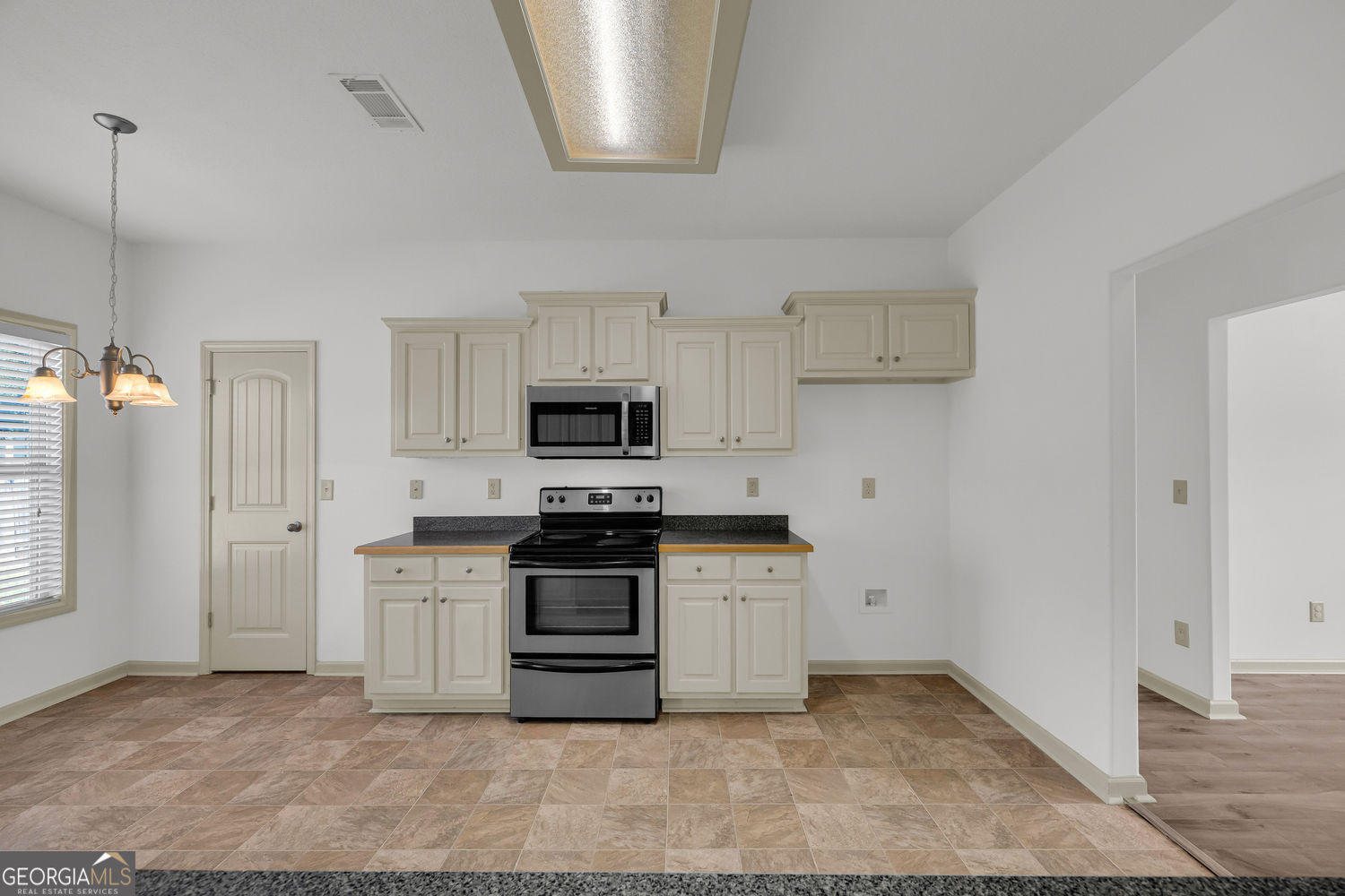 1412 Silvergate Way Property Photo 14