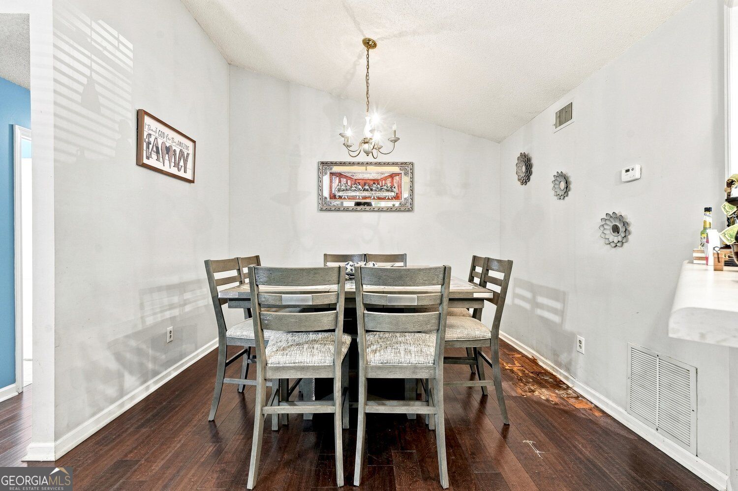 300 Leigh Kay Drive Property Photo 8
