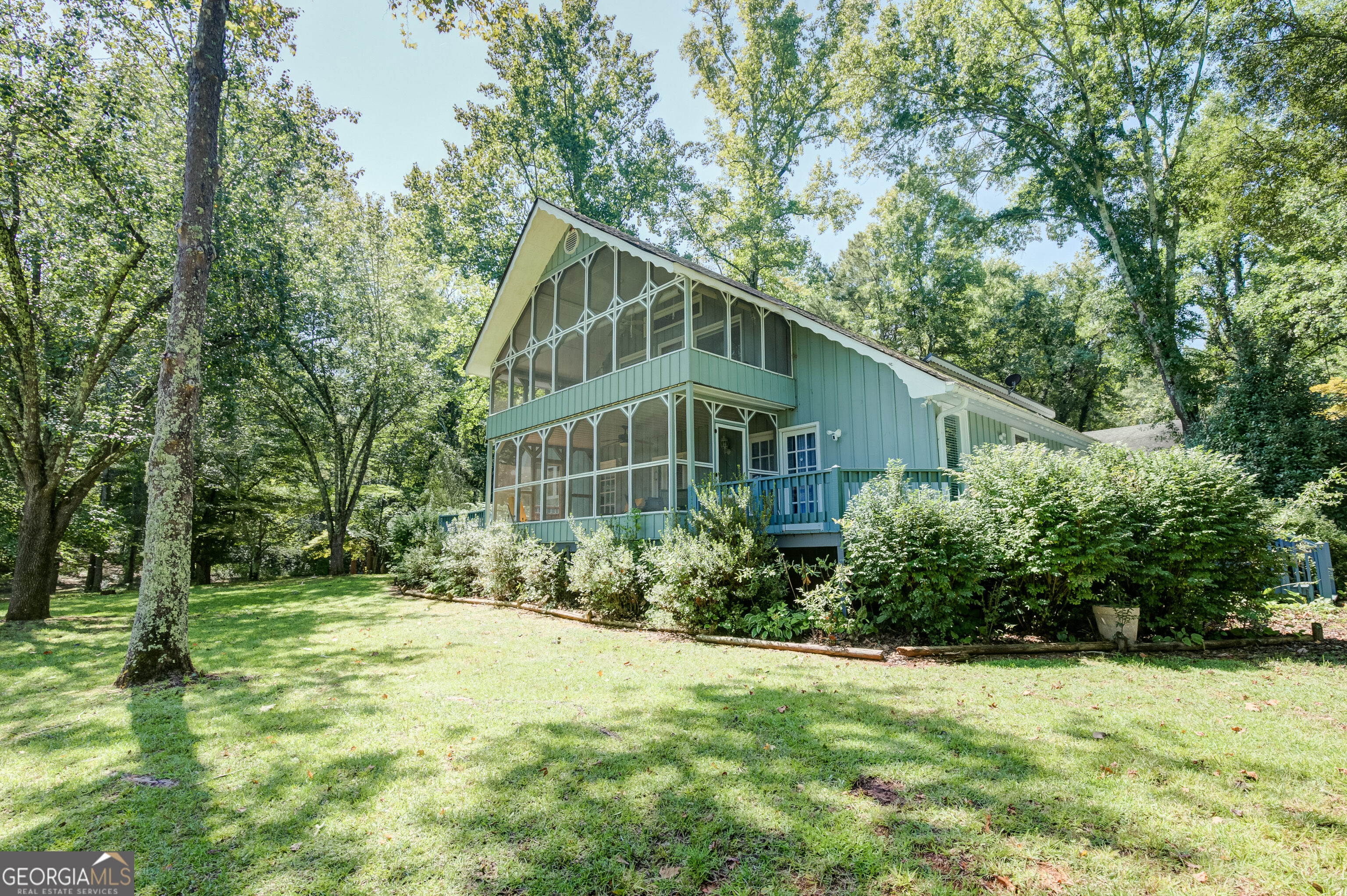 215 Wessmanor Drive Property Photo 2
