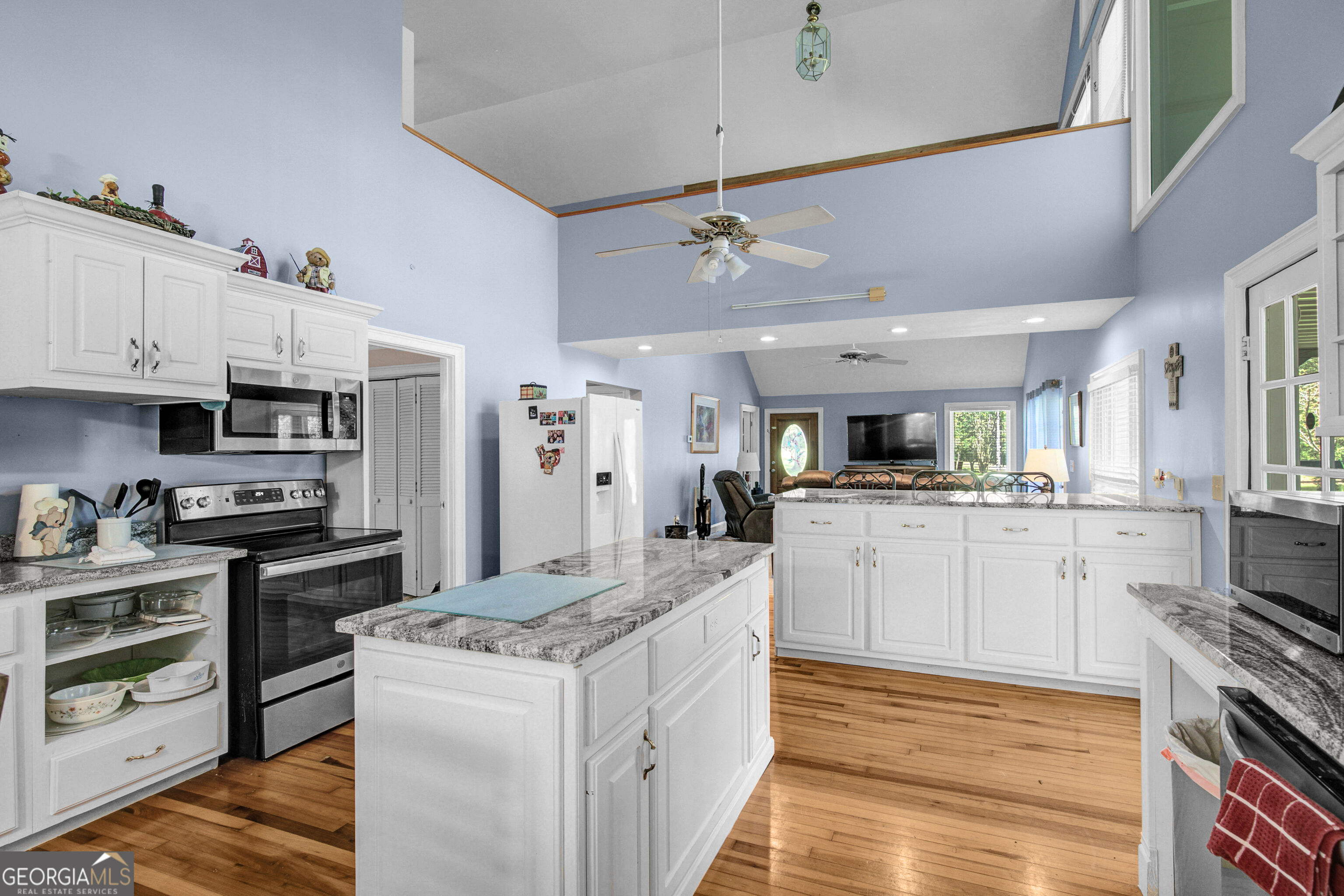 215 Wessmanor Drive Property Photo 10