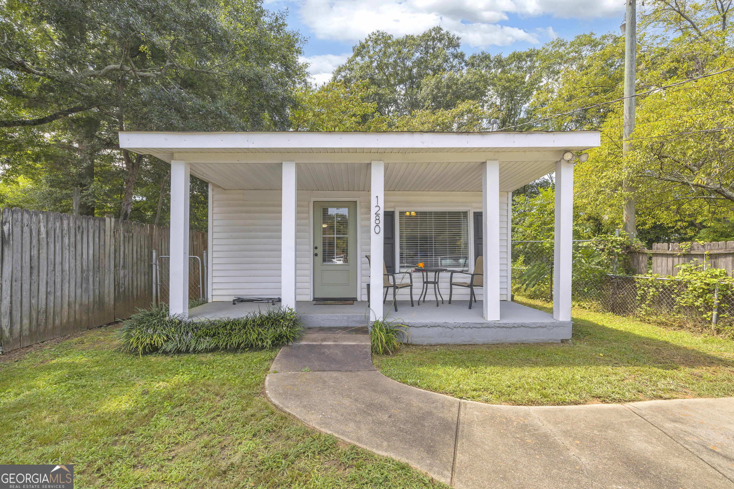 1280 E Broad Street Property Photo 1