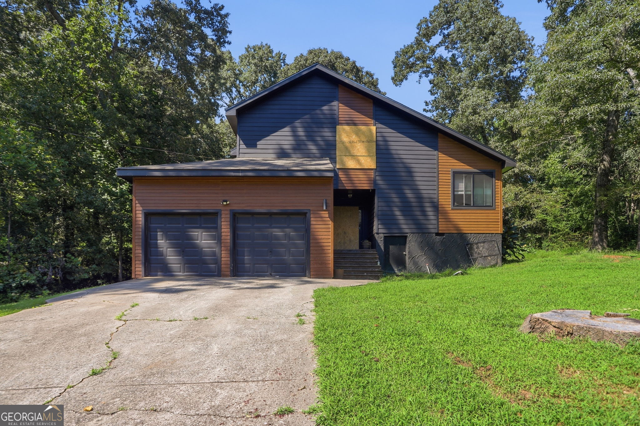 2668 Royal Oak Court Property Photo 1