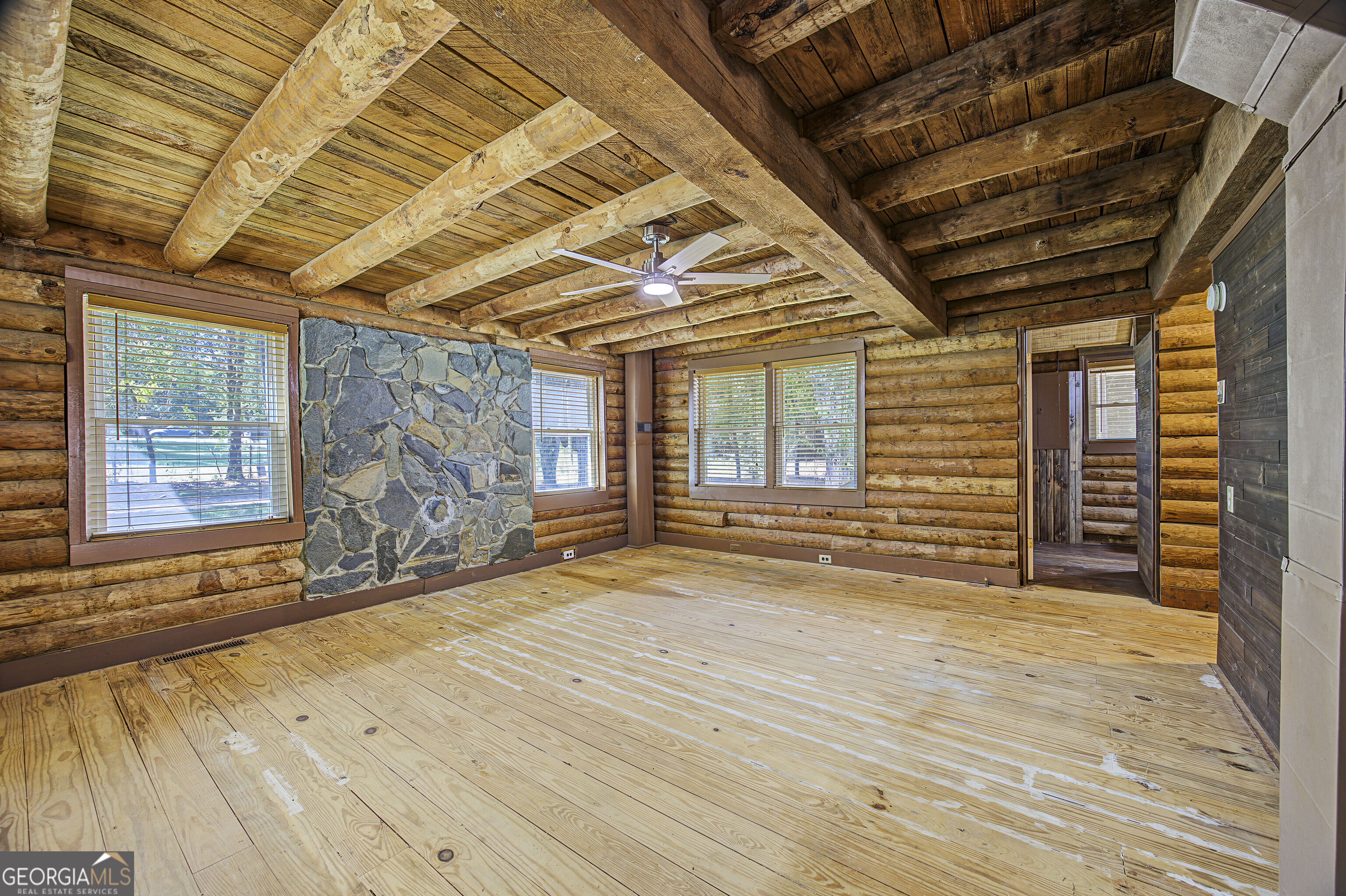 2374 Gresham Road Property Photo 5