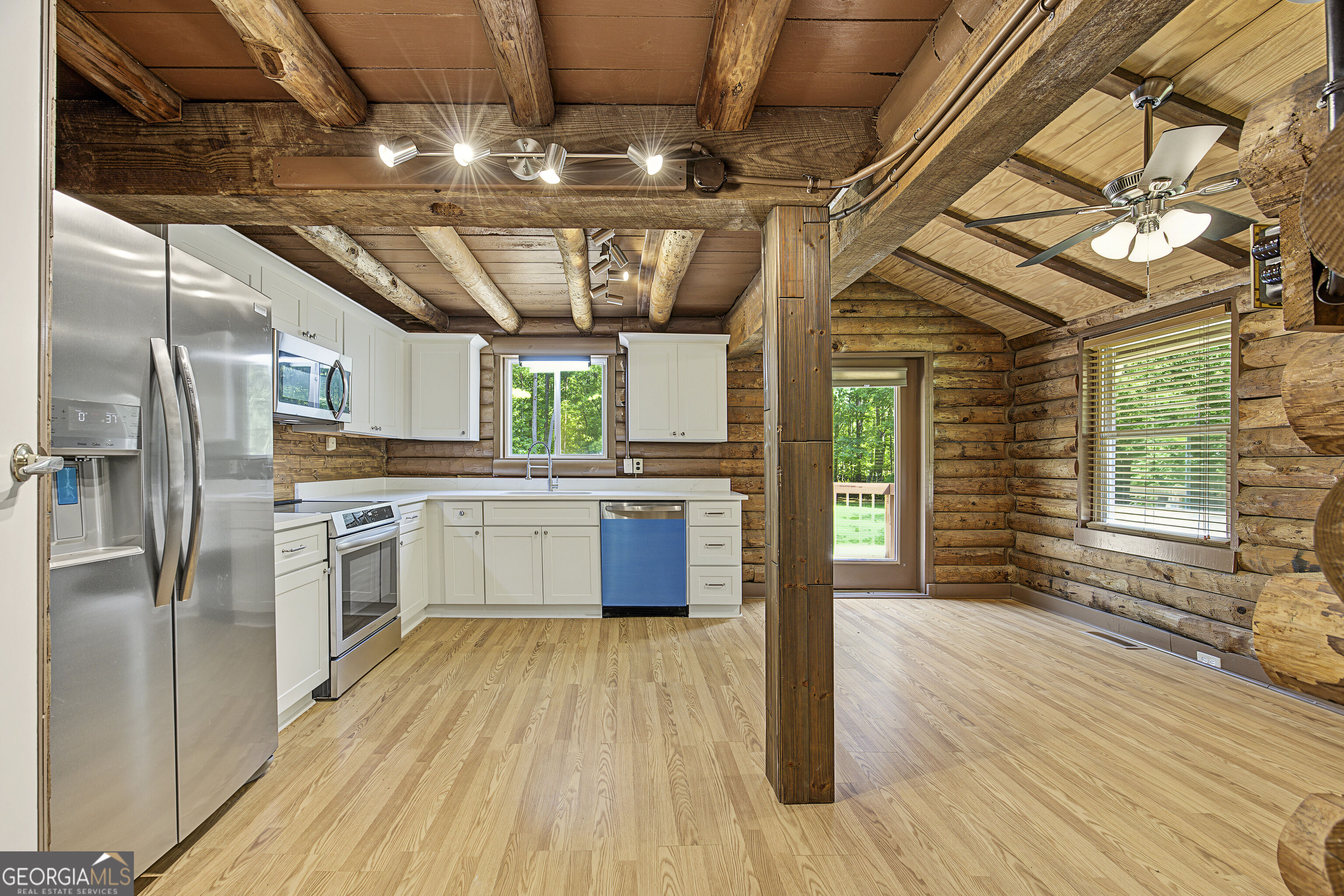 2374 Gresham Road Property Photo 6