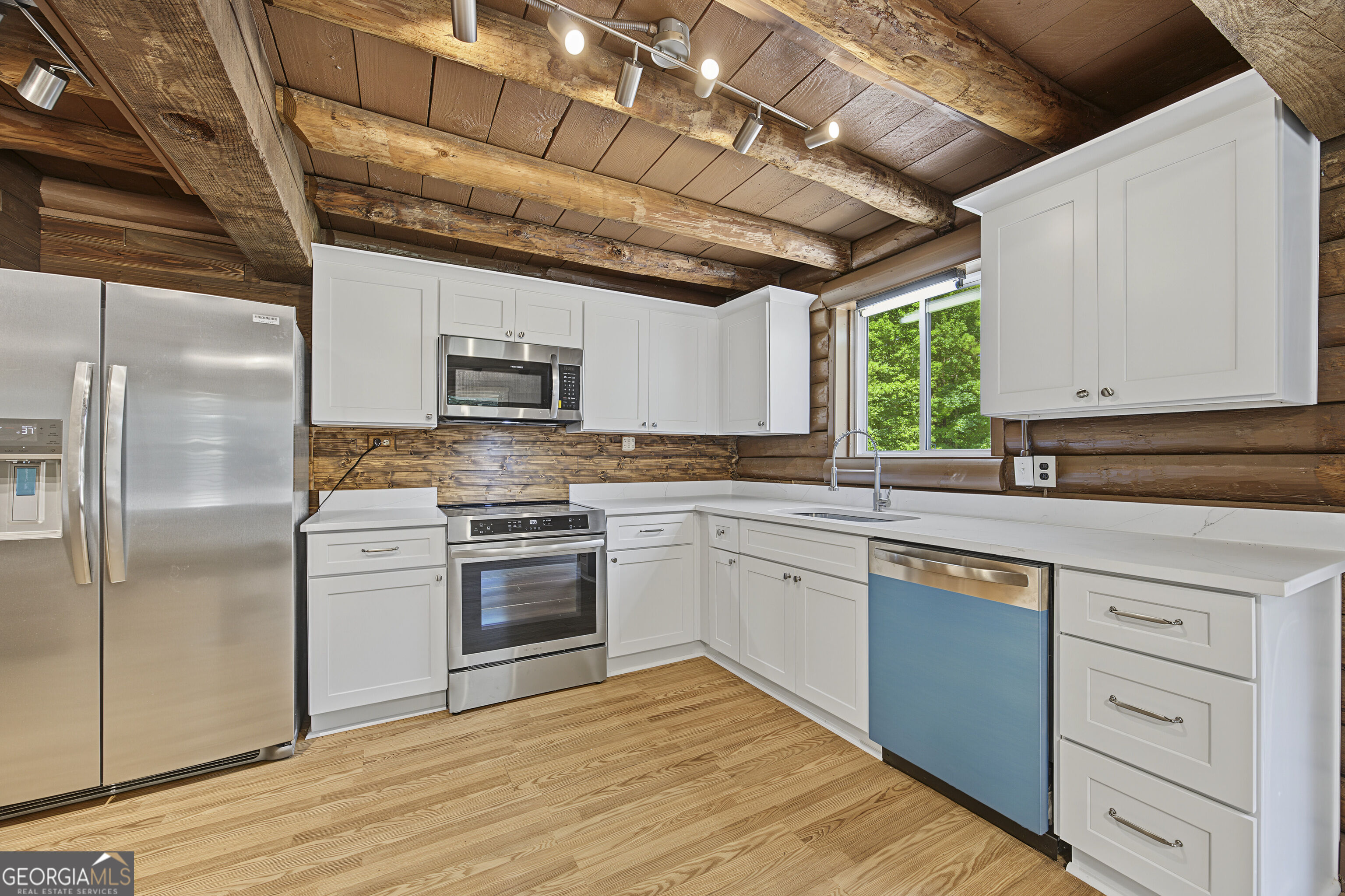 2374 Gresham Road Property Photo 7